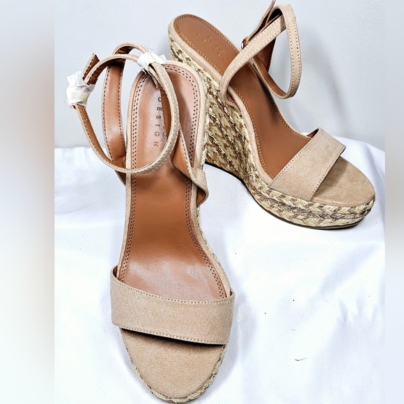 Size 10 ASOS DESIGN Wedge Sandals - Picture 3 of 7